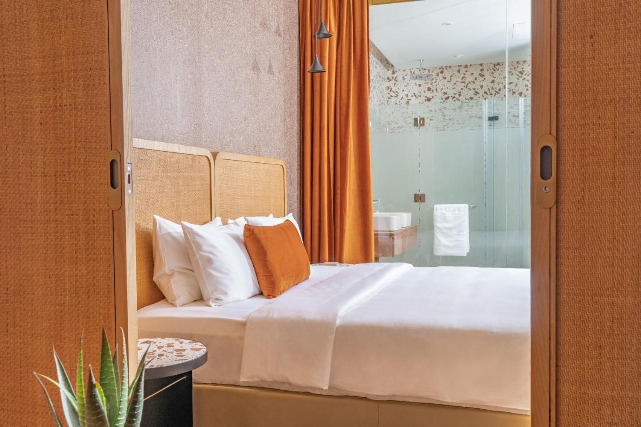 The House Hotel Ал Кхиран Екстериор снимка